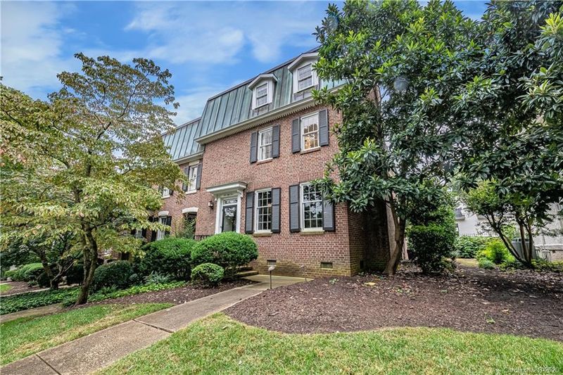 154 Perrin Pl, Charlotte, NC 28207