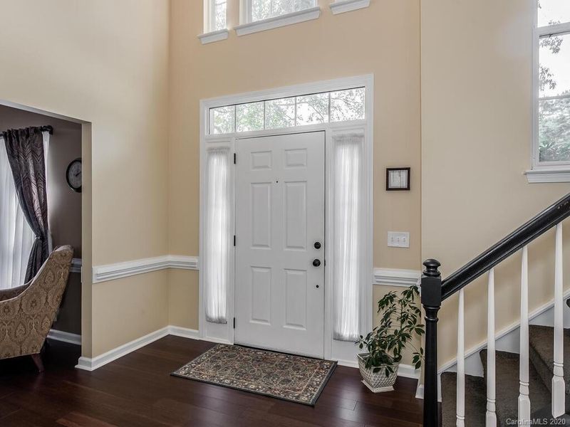 8917 Steelechase Dr, Charlotte, NC 28273