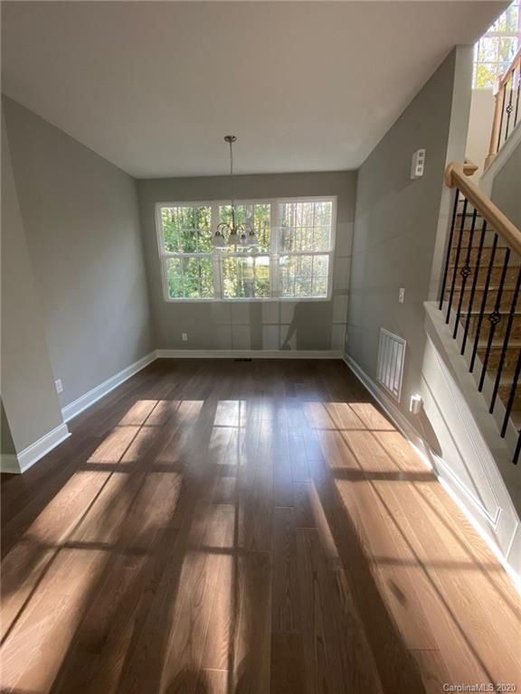 2127 Pinebrook Cir, Charlotte, NC 28208