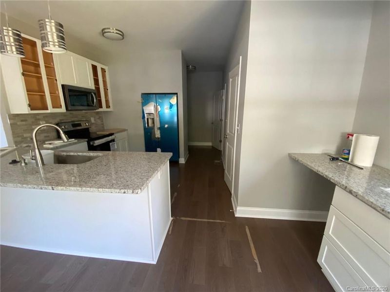 2127 Pinebrook Cir, Charlotte, NC 28208
