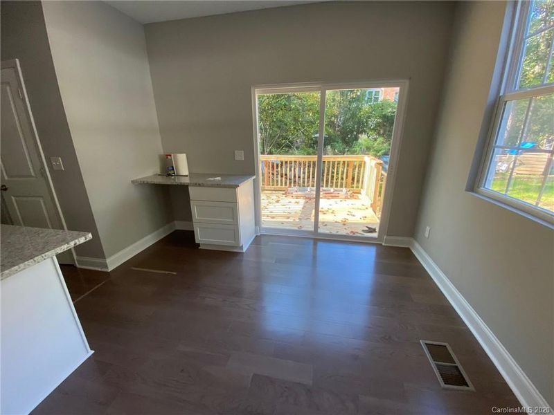 2127 Pinebrook Cir, Charlotte, NC 28208