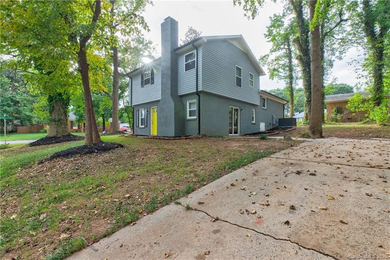 7519 Hitching Post Ln, Charlotte, NC 28212