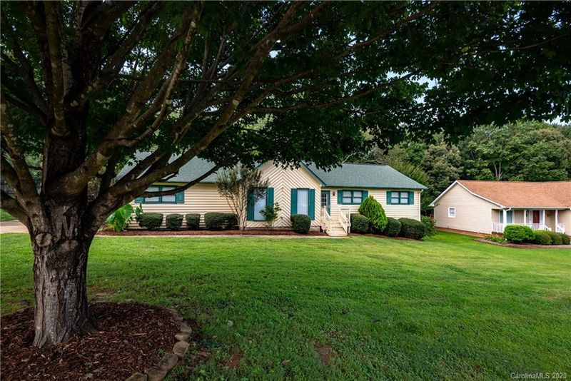 2058 19th Avenue Cir NE, Hickory, NC 28601