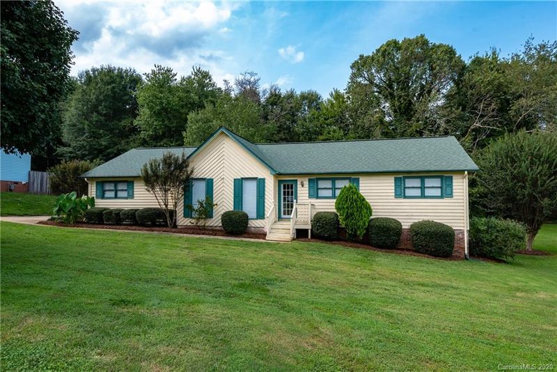 2058 19th Avenue Cir NE, Hickory, NC 28601
