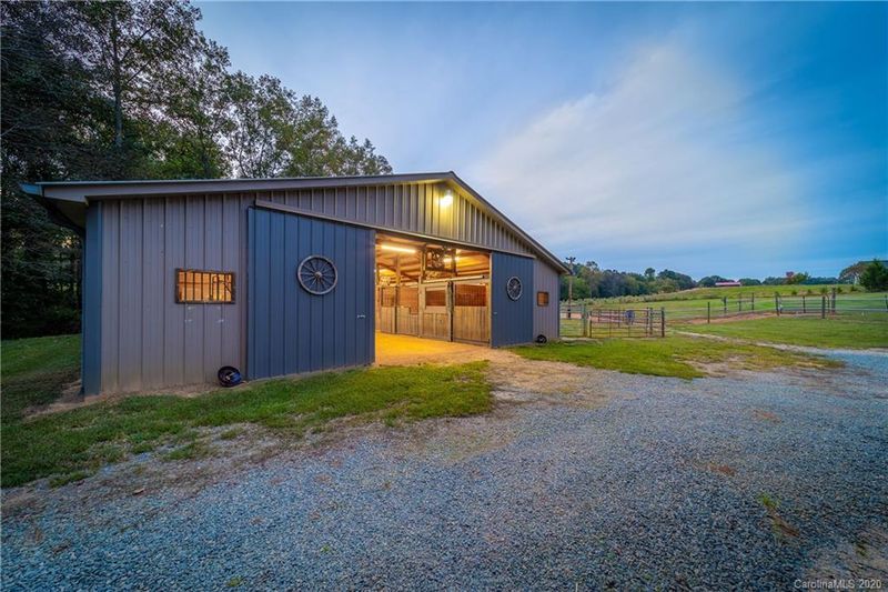 2732 Hallman Dr, Crouse, NC 28033