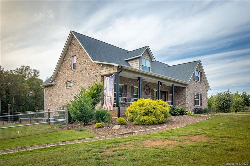 2732 Hallman Dr, Crouse, NC 28033