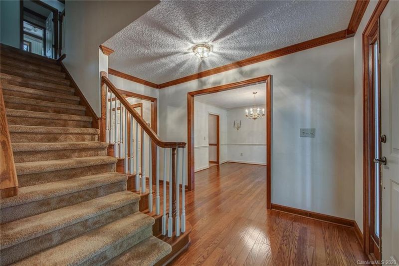 8412 Camelot Dr, Harrisburg, NC 28075