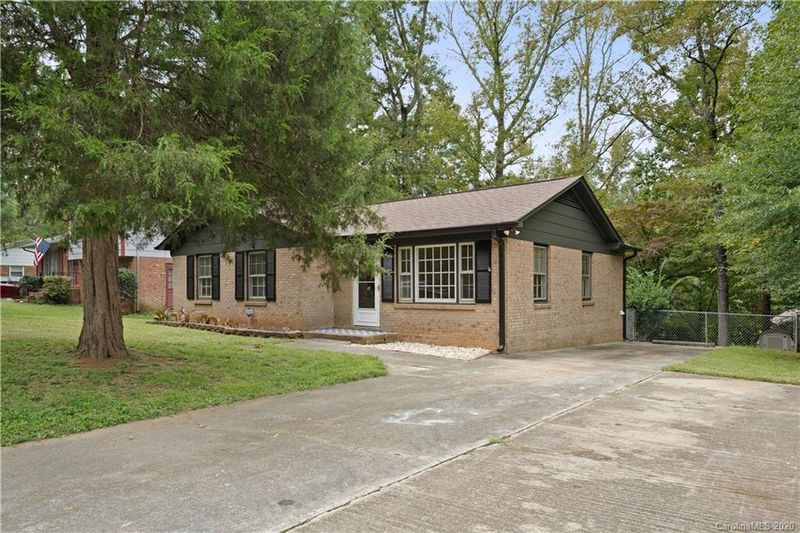 10104 Arbor Dale Ave, Charlotte, NC 28215