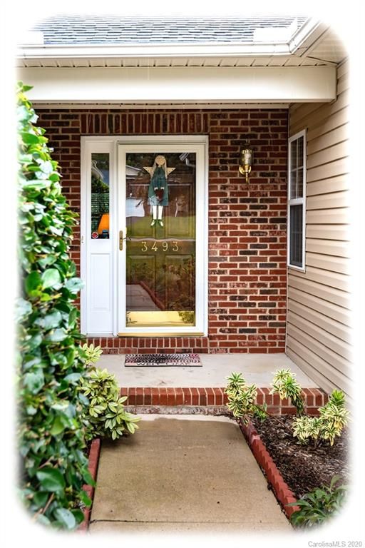 3493 Overbrook Dr, Conover, NC 28613