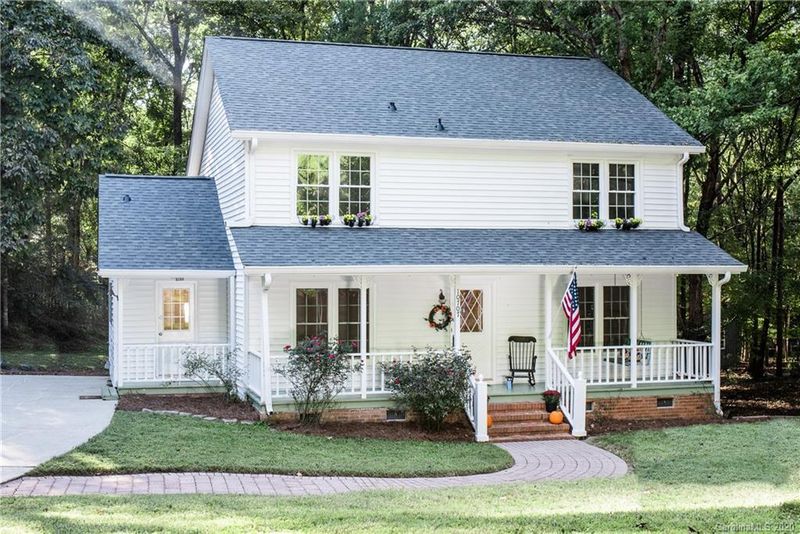 10707 Painted Tree Rd, Charlotte, NC 28226