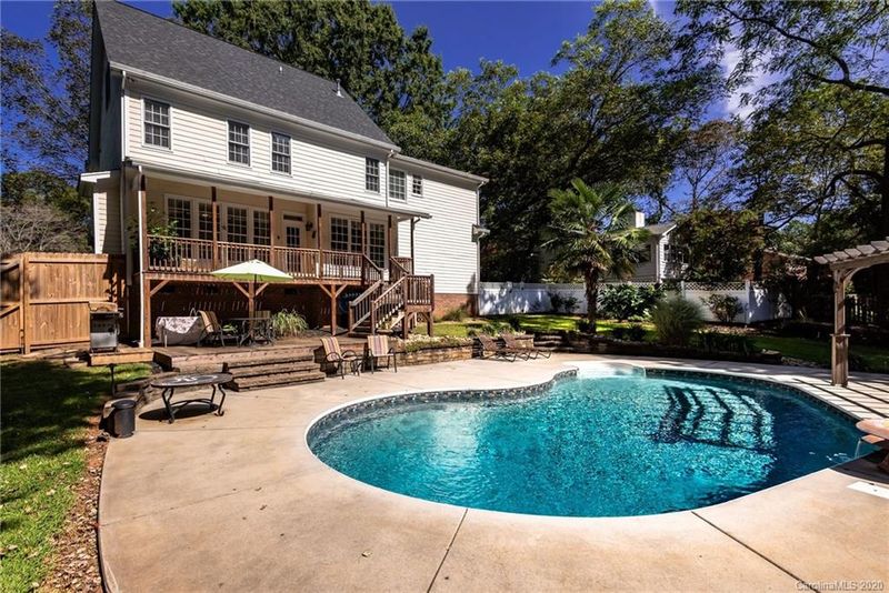307 25th Ave NW, Hickory, NC 28601