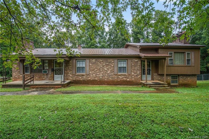 3560 14th Avenue Dr, Hickory, NC 28602