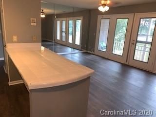 6115 Meadow Rose Ln, Charlotte, NC 28215
