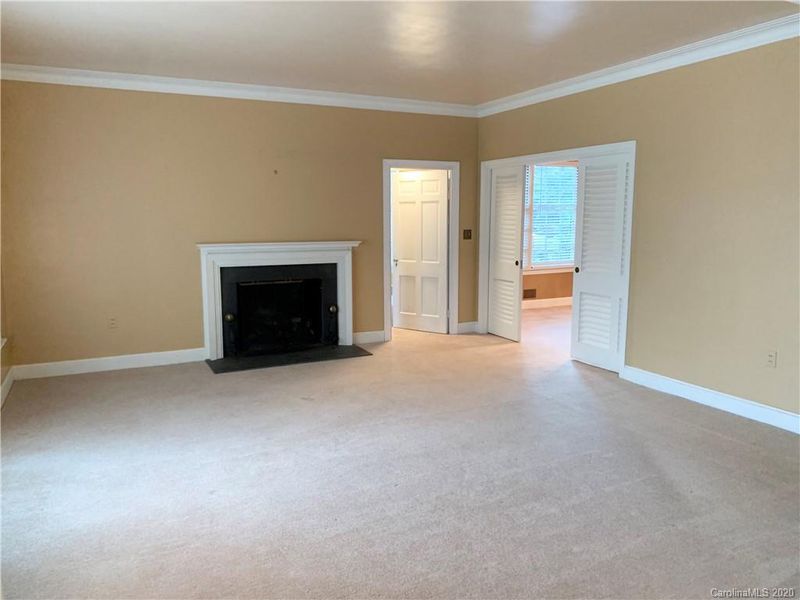 328 1st St NE, Hickory, NC 28601