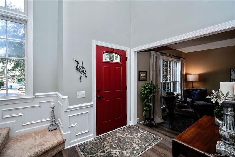 7023 Ravencrest Dr, Charlotte, NC 28269
