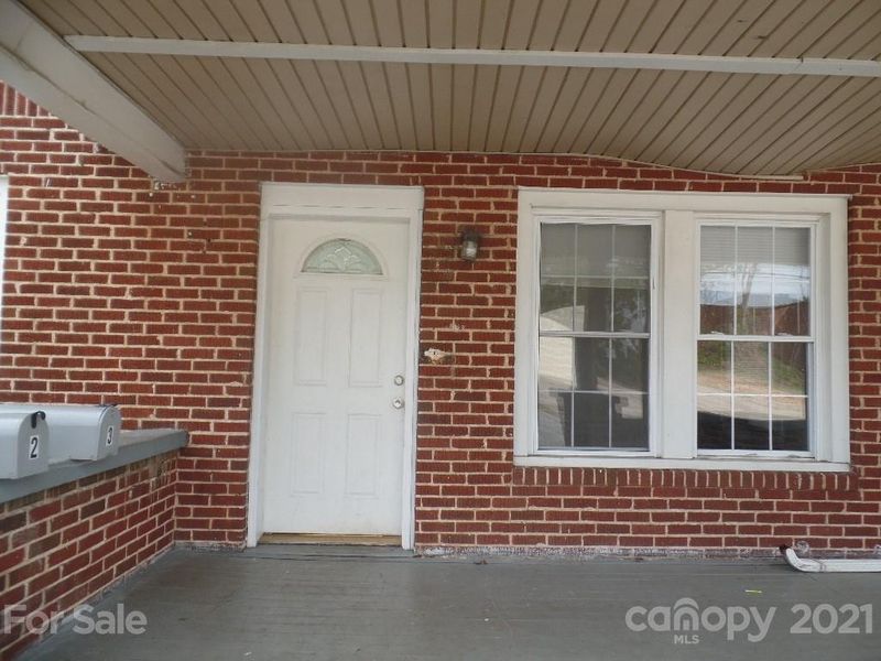 741 1st Ave SW, Hickory, NC 28602