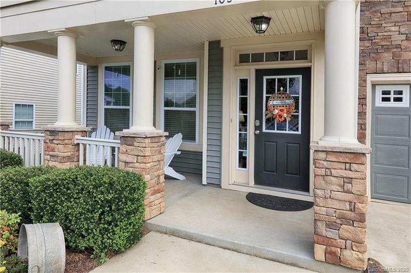 105 Seedling Ct, Mount Holly, NC 28120
