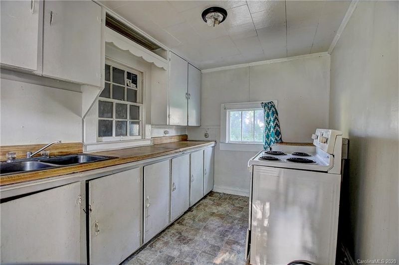 402 W Second St, Cherryville, NC 28021
