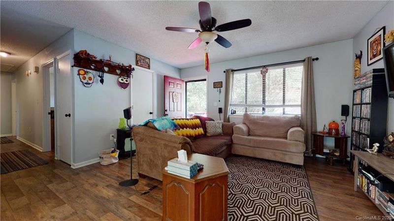 205 Queensgate Rd, Clover, SC 29710