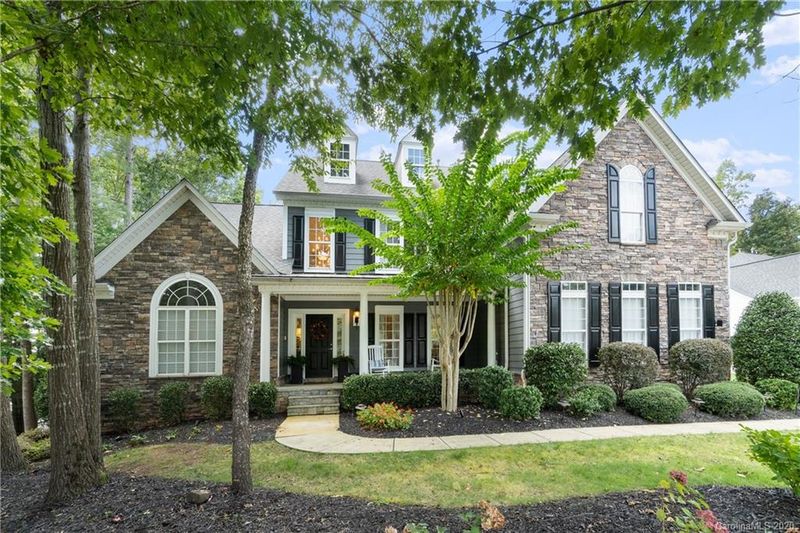 232 Woodwinds Dr, Mount Holly, NC 28120