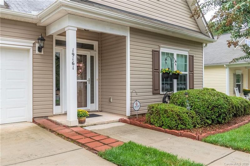 19161 Celestine Ln, Cornelius, NC 28031