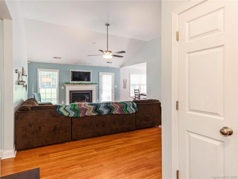 7012 Cedarbrook Dr, Charlotte, NC 28215