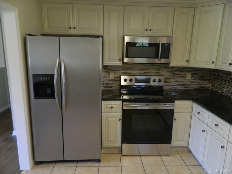 1442 3rd St SW, Hickory, NC 28602