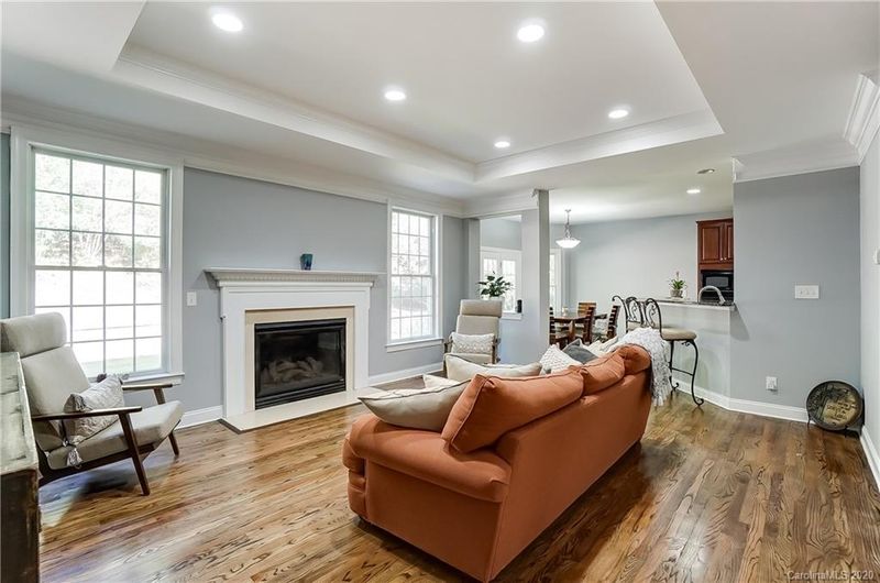 718 Ashgrove Ln, Charlotte, NC 28270