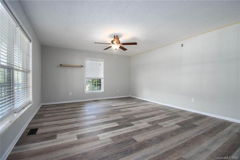 32 Lee Ct, Concord, NC 28027