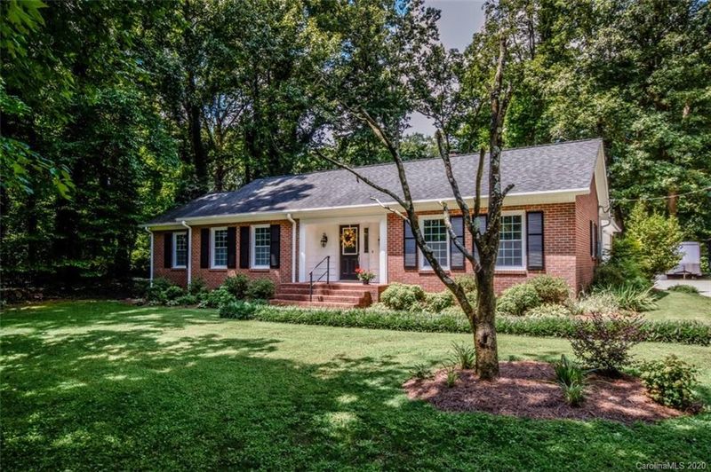 511 1st Avenue Pl, Conover, NC 28613