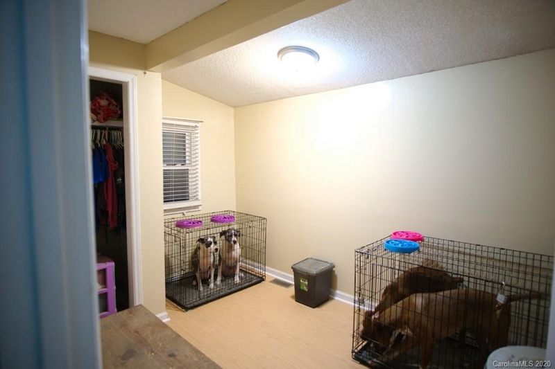 1406 Hunsinger Ave, Gastonia, NC 28052