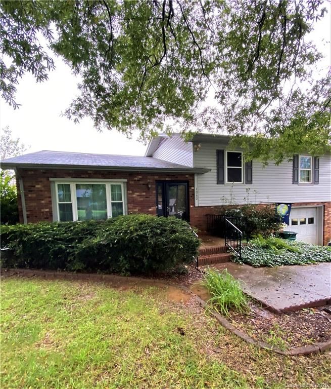 1060 S College Ave, Newton, NC 28645