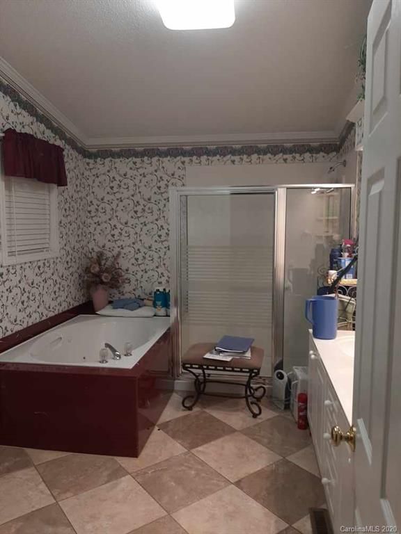 6029 Naked Creek Rd, Conover, NC 28613