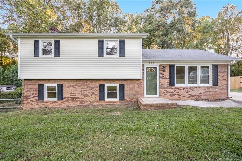 313 Wesley Dr, Gastonia, NC 28056