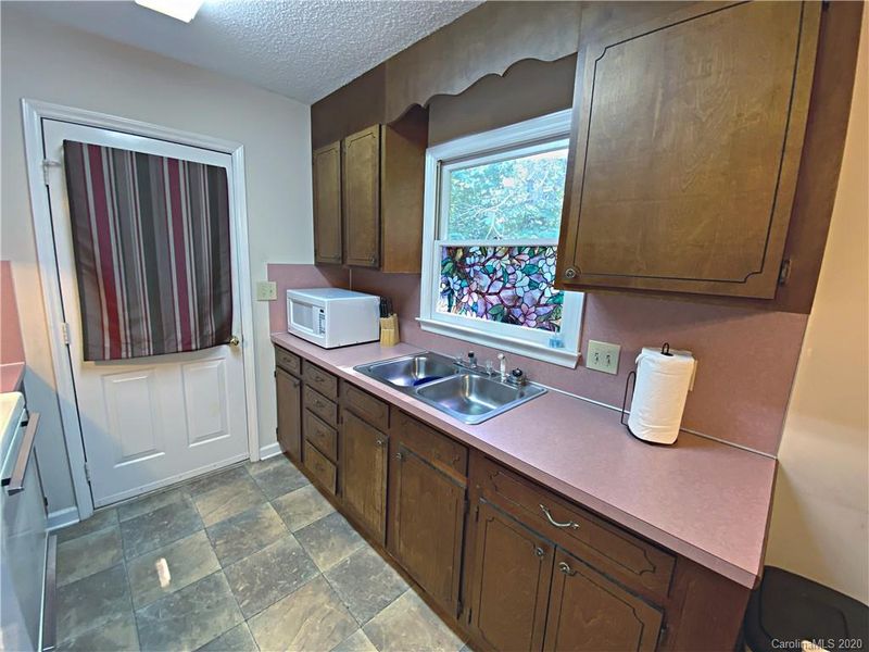 2026 Willow Ridge St, Conover, NC 28613