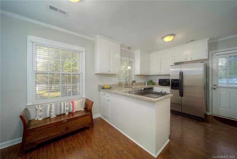 2505 Turnberry Ln, Charlotte, NC 28210