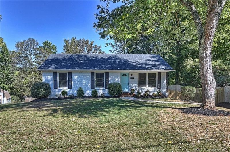 6723 Starcrest Dr, Charlotte, NC 28210