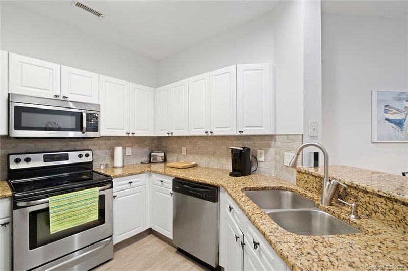 519 Southeast Dr, Davidson, NC 28036