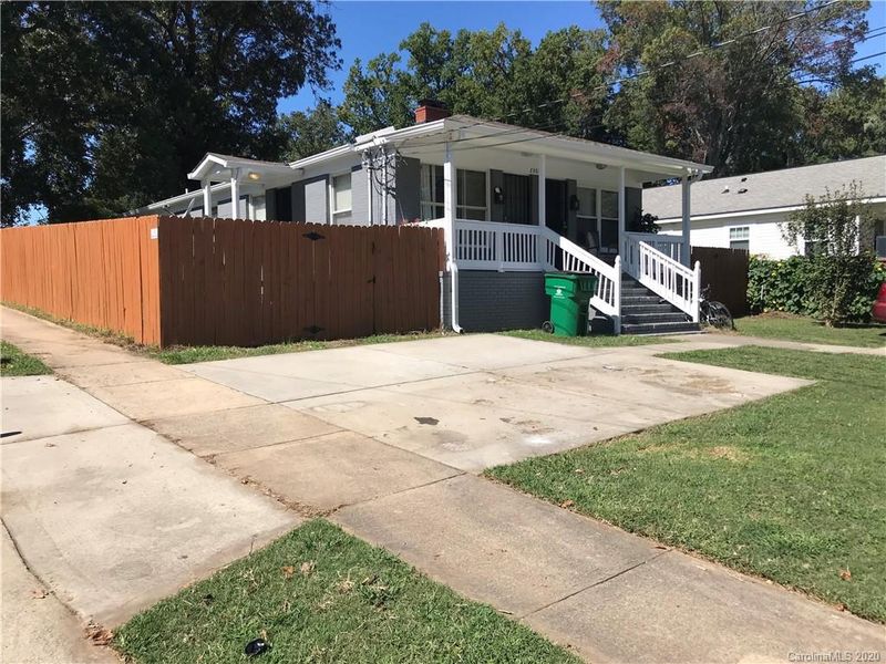 2301 Augusta St, Charlotte, NC 28216