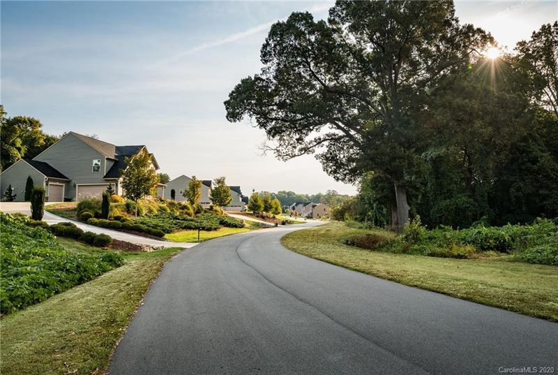 6935 Pin Oaks Dr, Denver, NC 28037