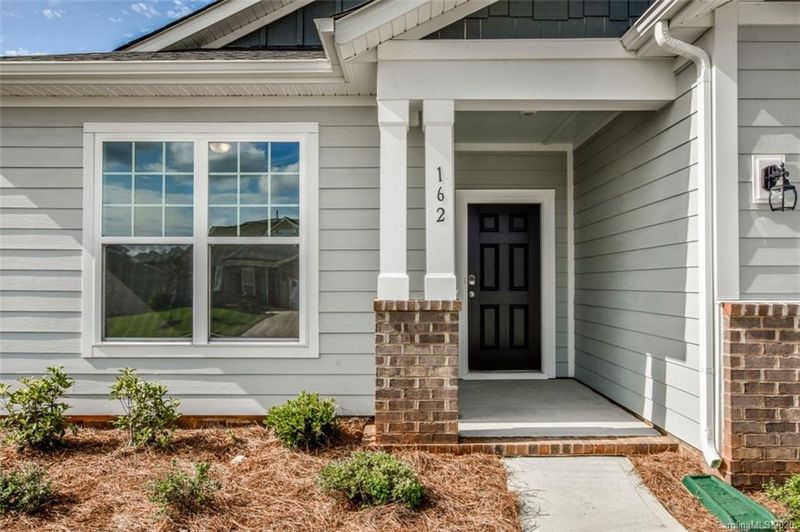 162 Glastonbury Dr, Mooresville, NC 28115