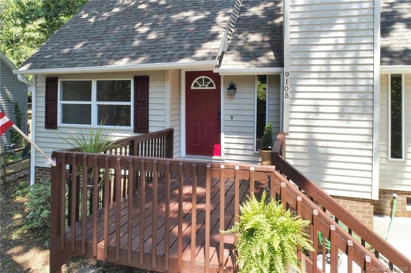 9105 Pitcairn Dr, Tega Cay, SC 29708