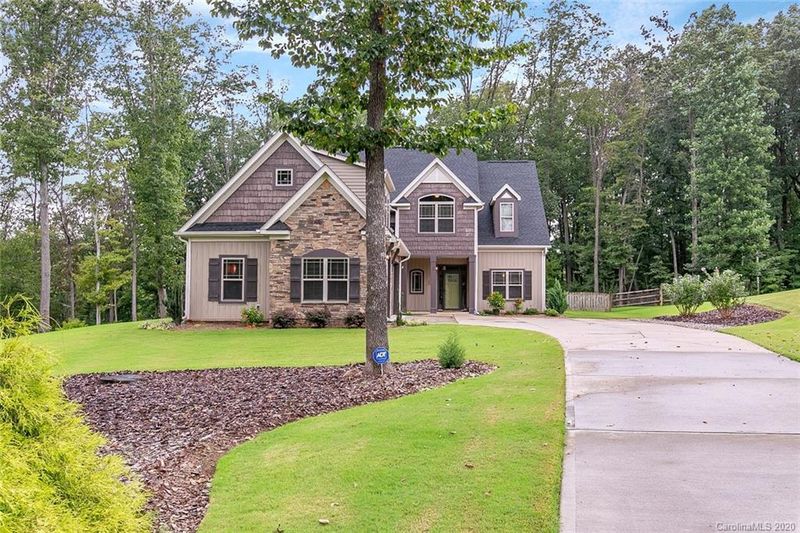 140 Hawks Landing Dr, Troutman, NC 28166