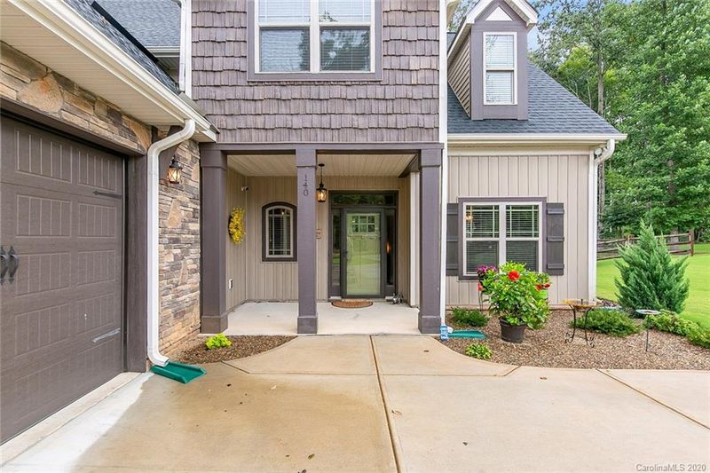 140 Hawks Landing Dr, Troutman, NC 28166