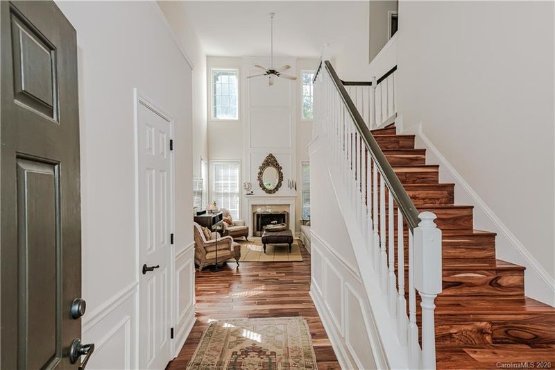 1908 Dearmon Dr, Charlotte, NC 28205