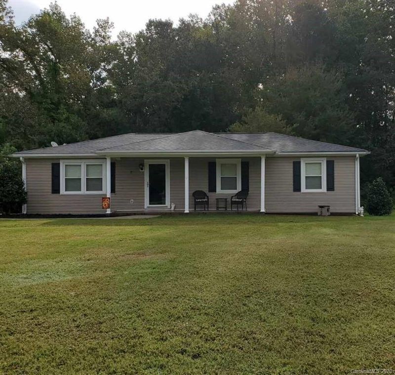 806 E Chestnut St, Stanley, NC 28164