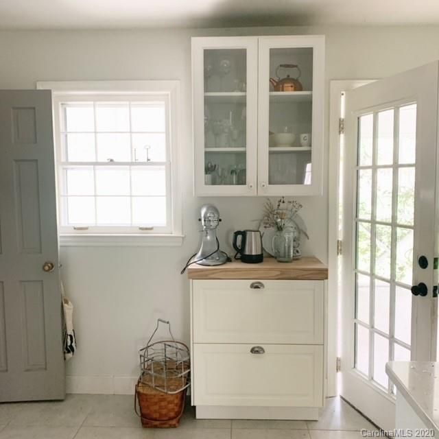 527 Lynderhill Ln, Matthews, NC 28105