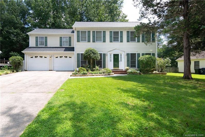 2336 Heathershire Ln, Matthews, NC 28105