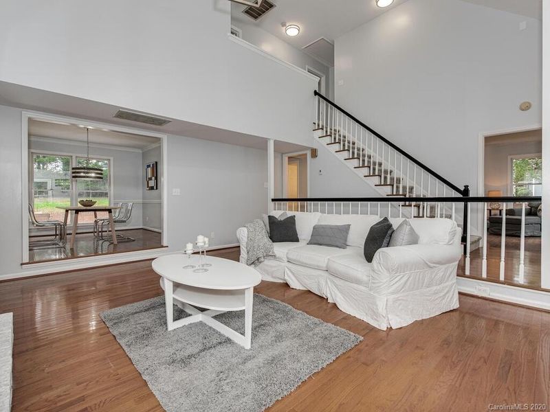 140 Whitefriars Ln, Matthews, NC 28105