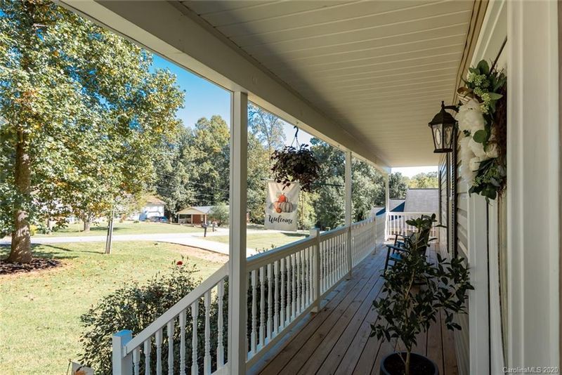 415 E L St, Newton, NC 28658